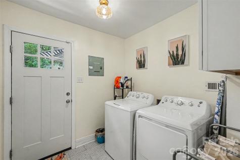 2018 Knell Drive Charlotte NC 28212
