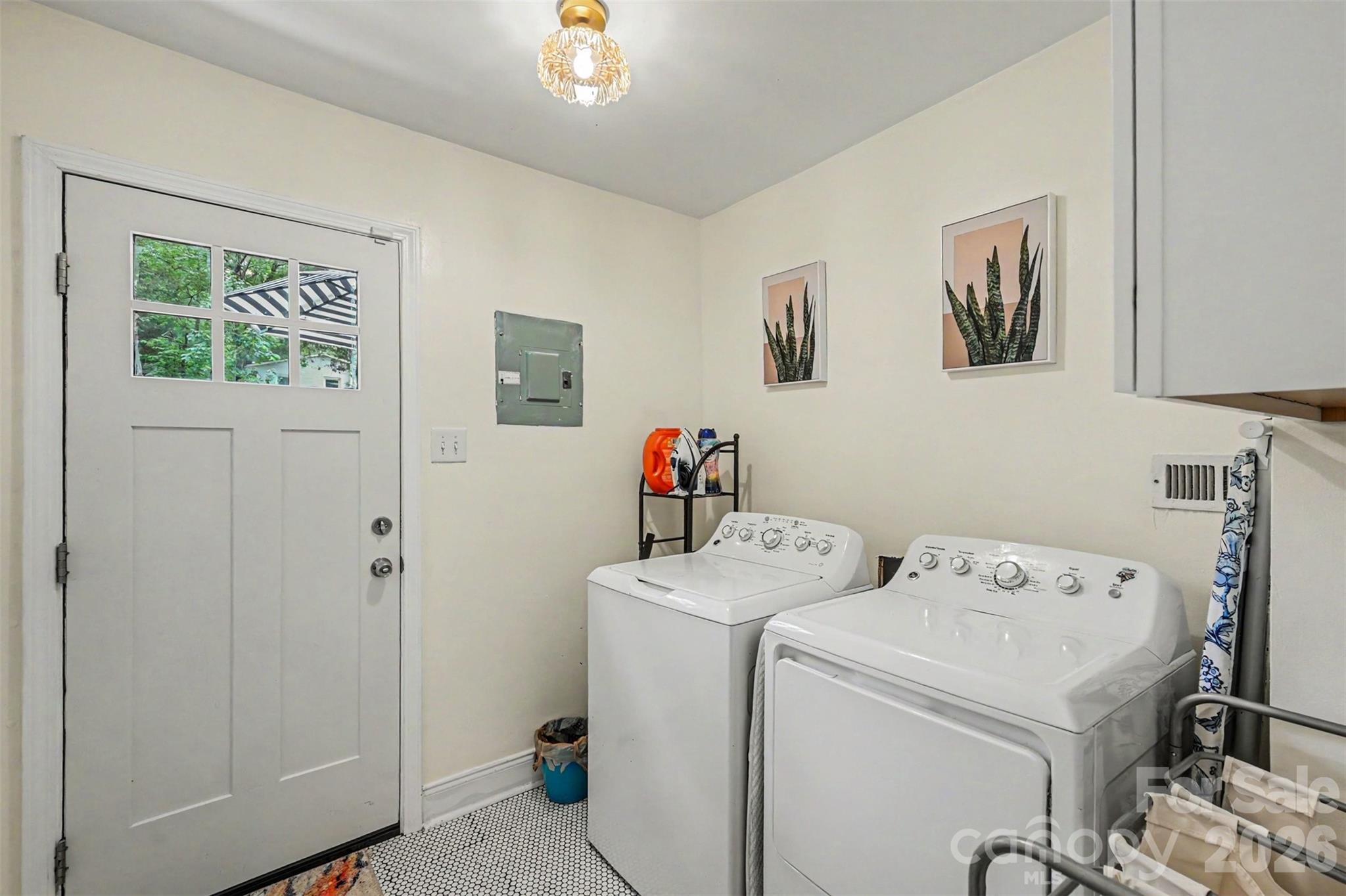 2018 Knell Drive Charlotte NC 28212