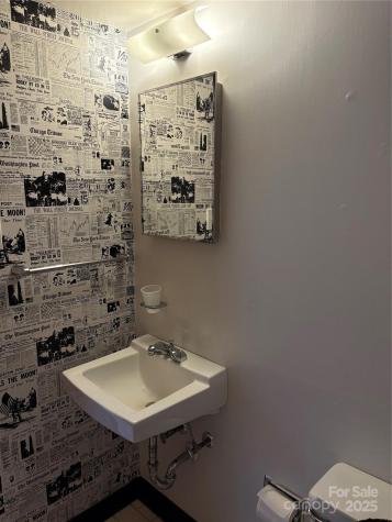 5806 Whitingham Drive Charlotte NC 28215