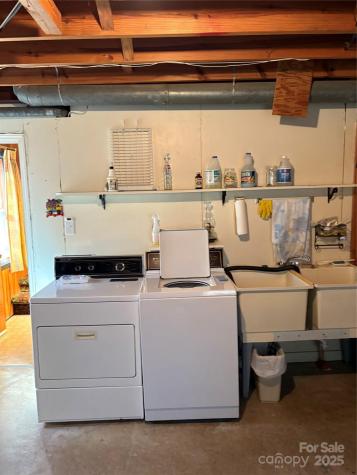 5806 Whitingham Drive Charlotte NC 28215