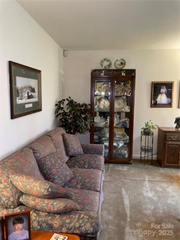 5806 Whitingham Drive Charlotte NC 28215