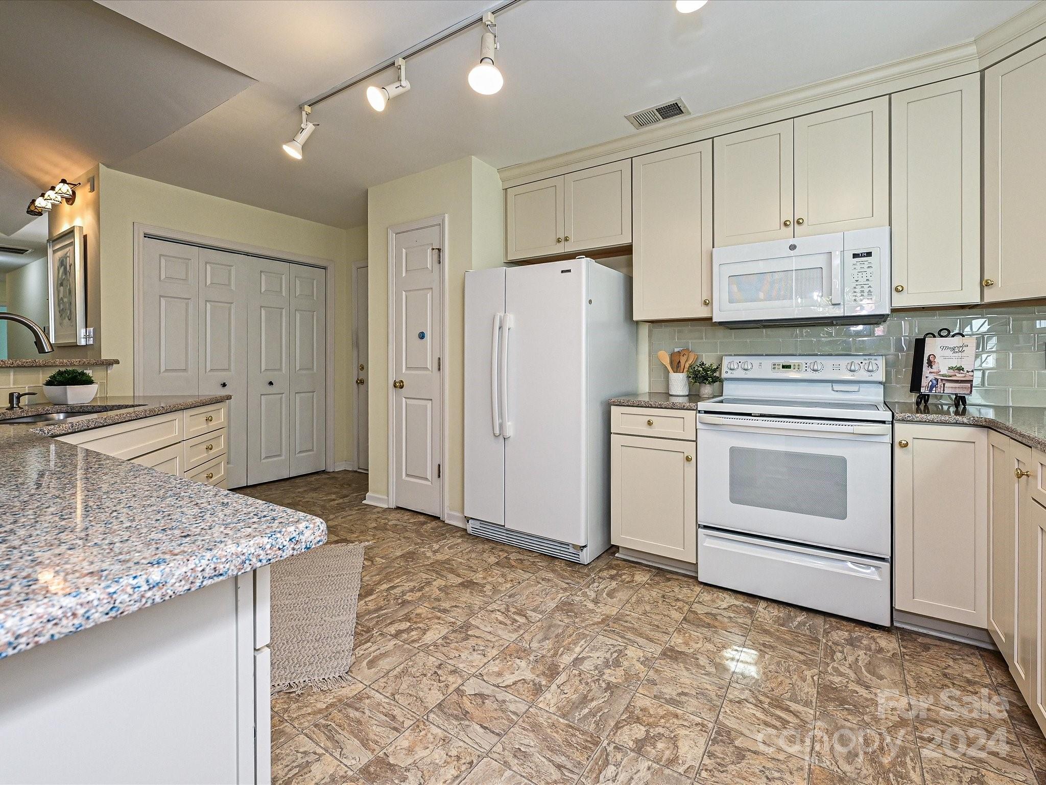 617 Kelford Lane Charlotte NC 28270