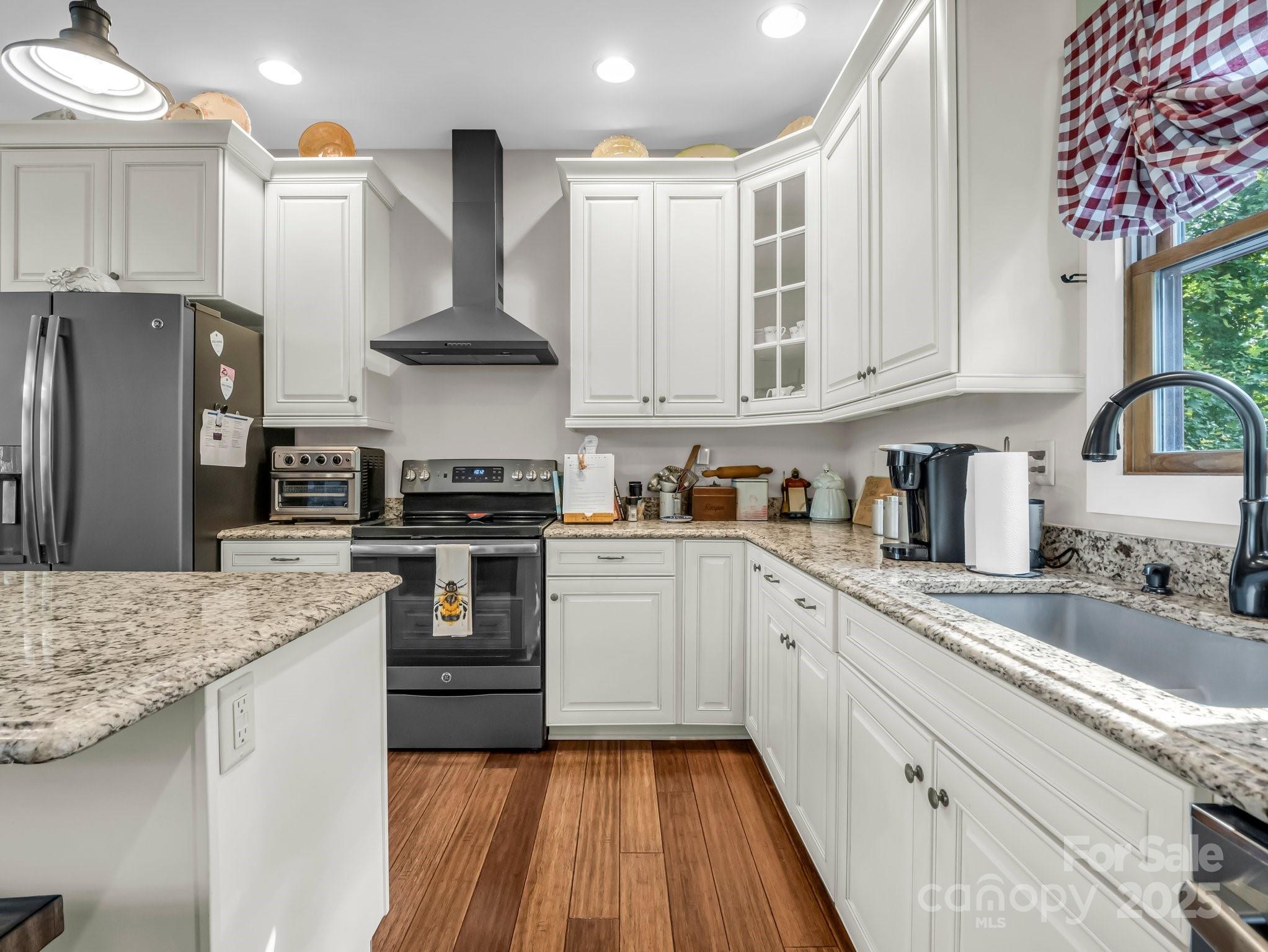 159 Bee Tree Point Lake Lure NC 28746