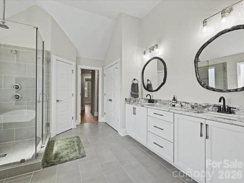 1052 Lakefront Woods Belmont NC 28012