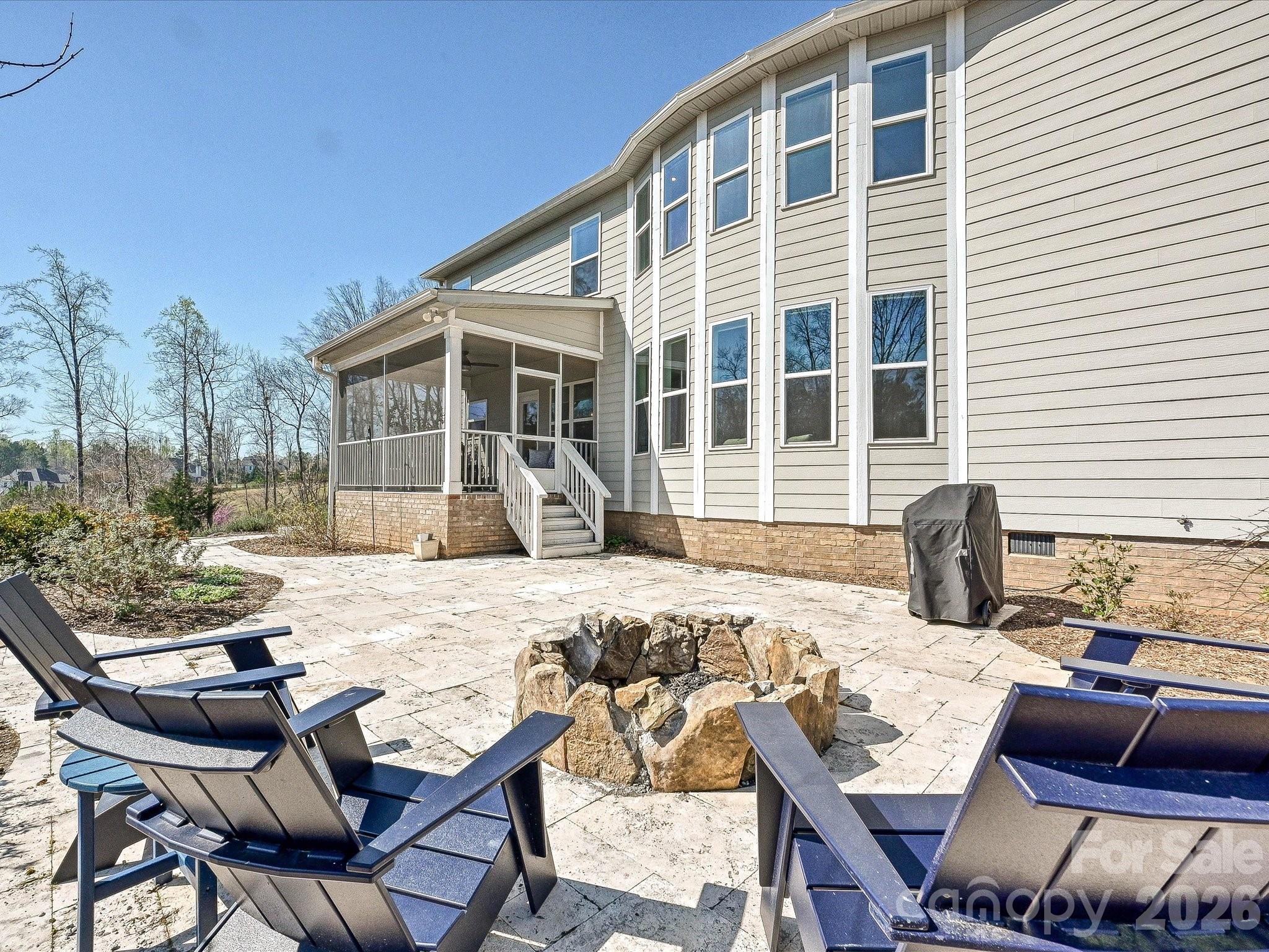 1052 Lakefront Woods Belmont NC 28012