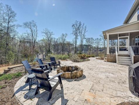1052 Lakefront Woods Belmont NC 28012