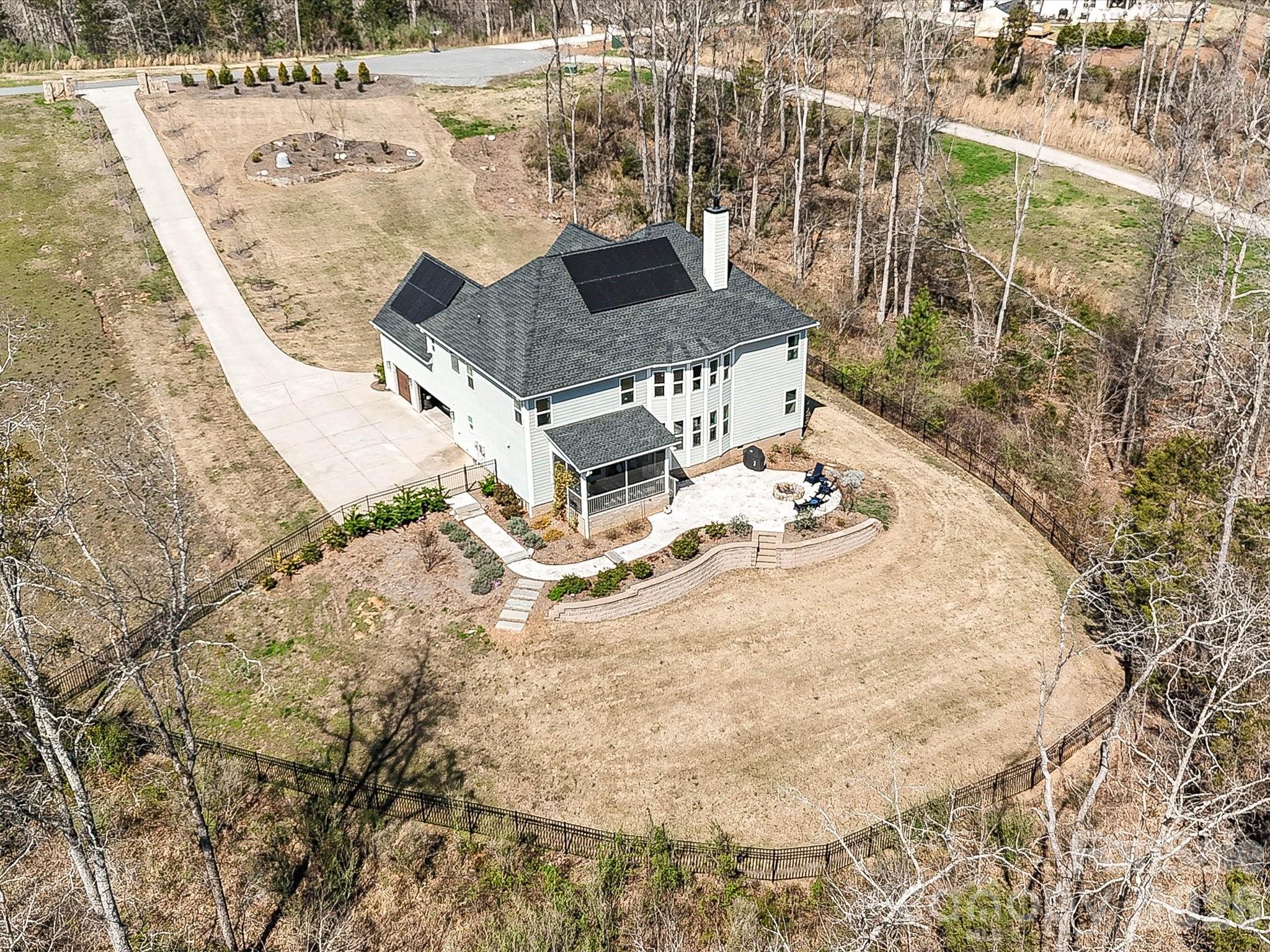 1052 Lakefront Woods Belmont NC 28012