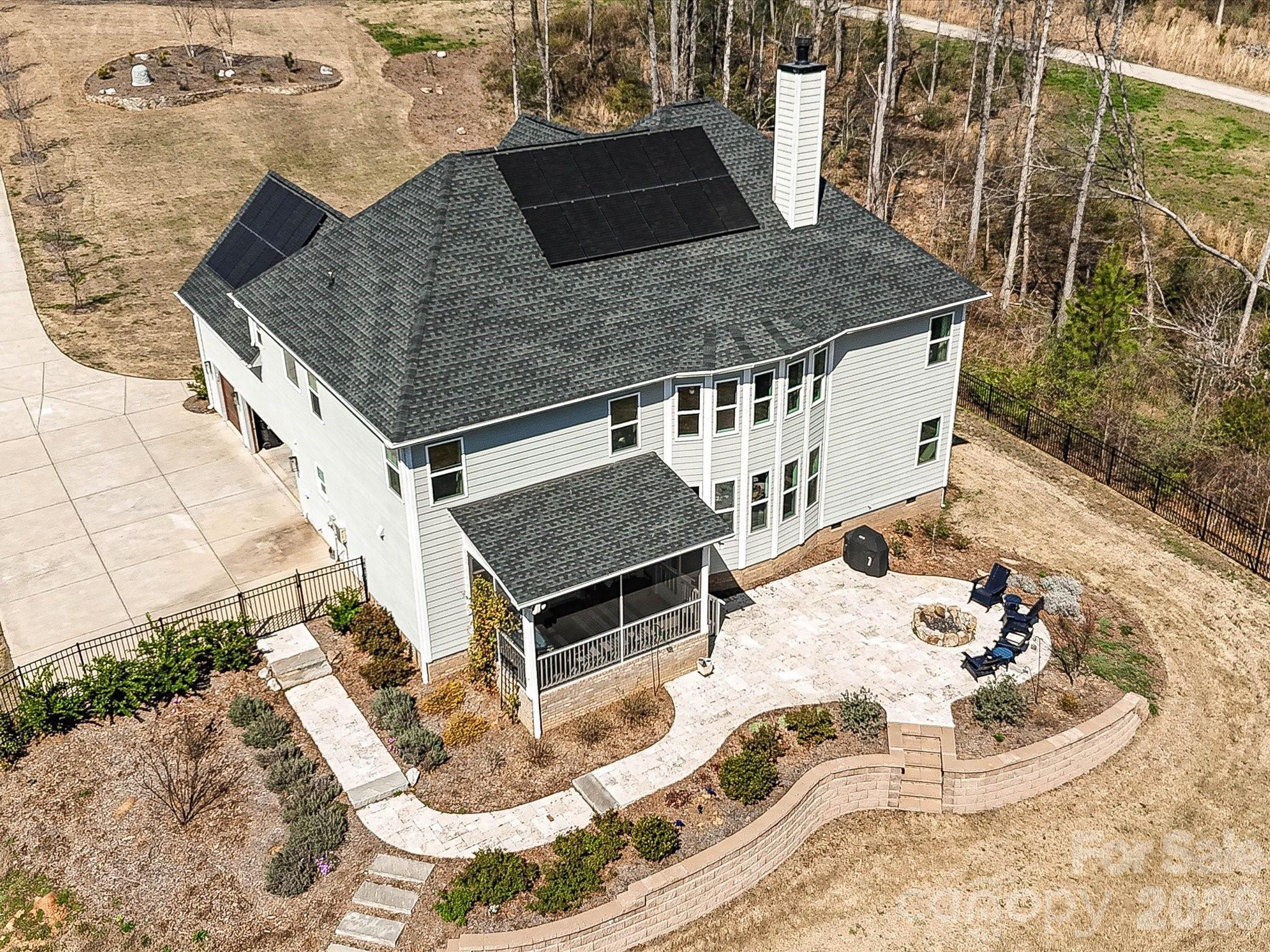 1052 Lakefront Woods Belmont NC 28012