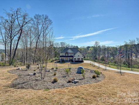 1052 Lakefront Woods Belmont NC 28012