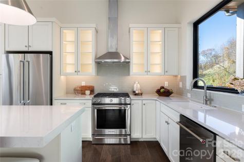 610 Storybook Villas Trail Asheville NC 28804