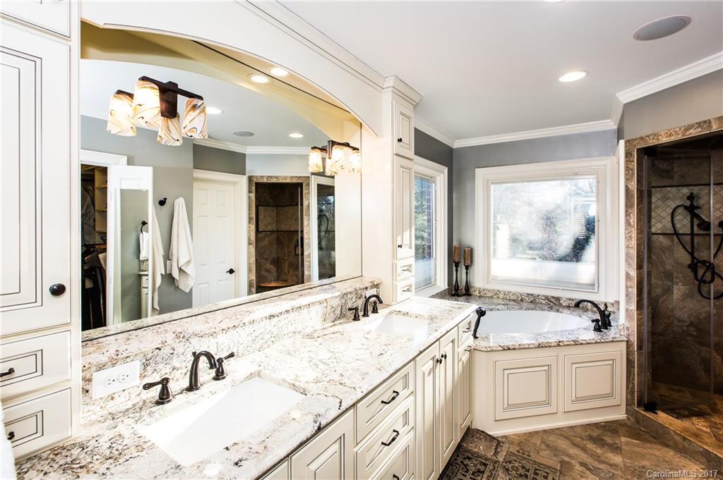 5325 Haynes Hall Place Charlotte NC 28270