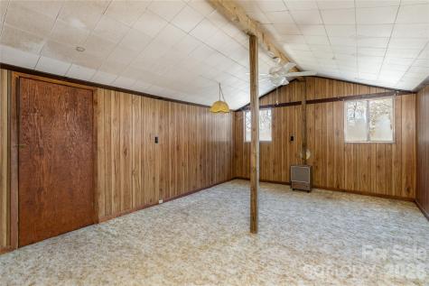 22 Madrid Lane Hendersonville NC 28792