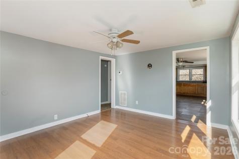 22 Madrid Lane Hendersonville NC 28792