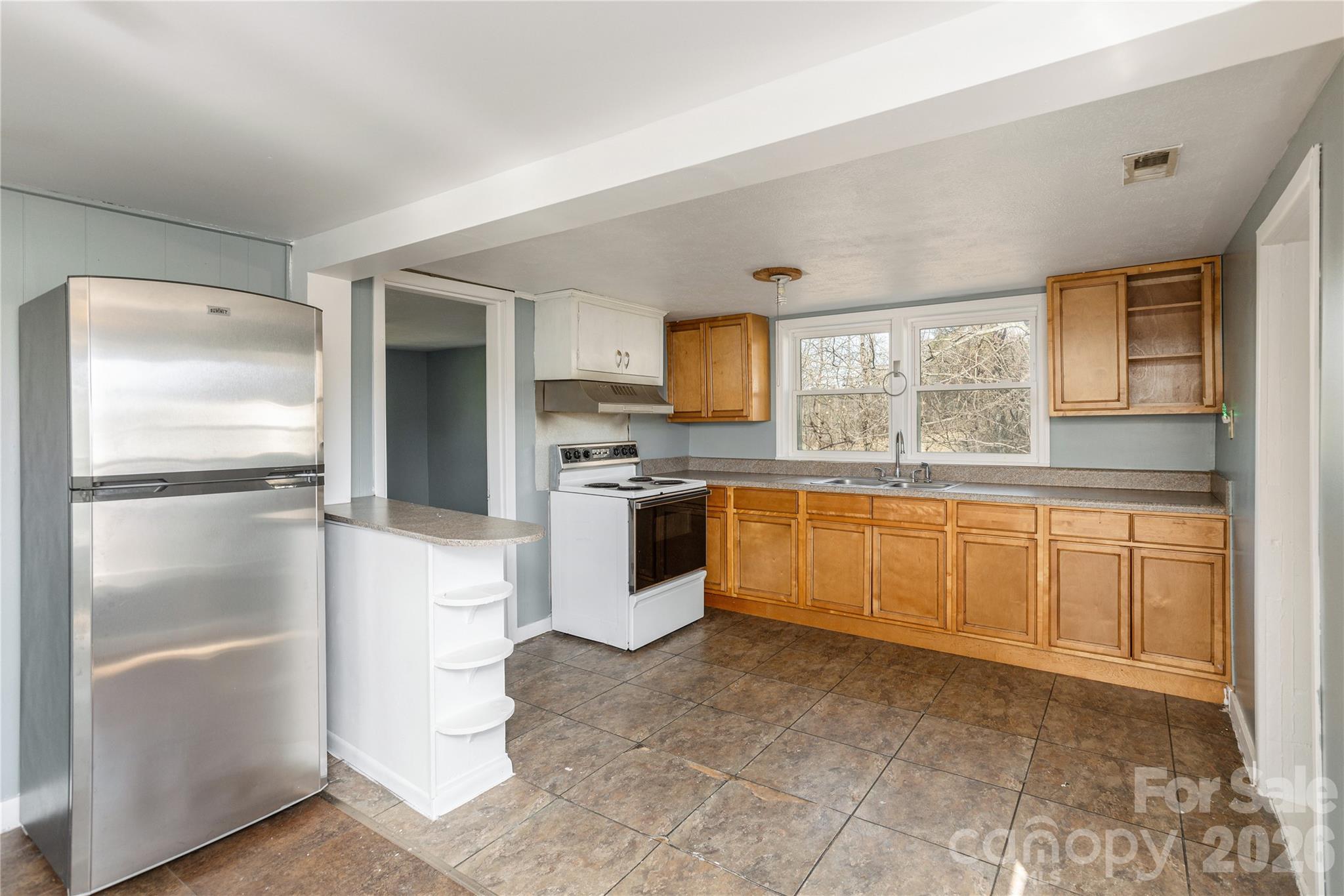 22 Madrid Lane Hendersonville NC 28792