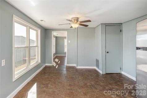 22 Madrid Lane Hendersonville NC 28792