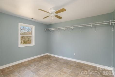 22 Madrid Lane Hendersonville NC 28792