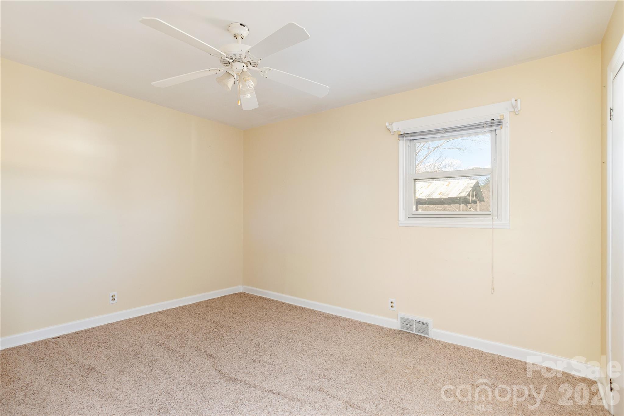22 Madrid Lane Hendersonville NC 28792