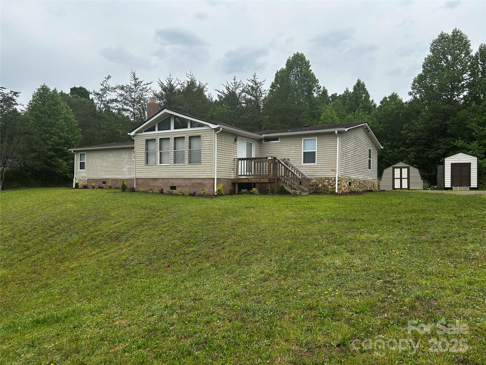 1676 Old North Road Lenoir NC 28645