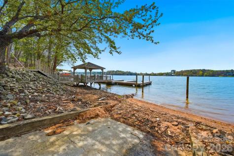 3820 8th Street Place NW Hickory NC 28601