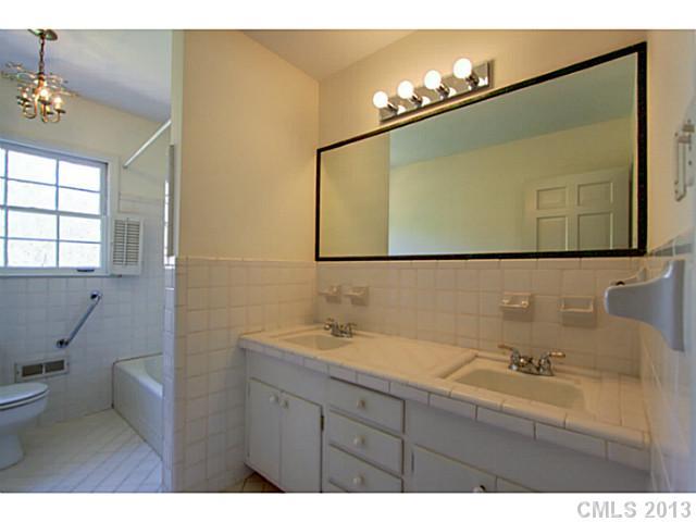 2501 Tower Court Charlotte NC 28209