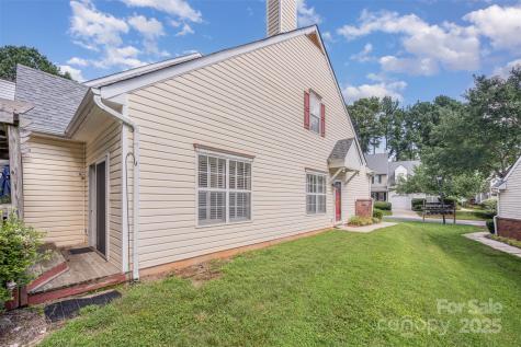5884 Prescott Court Charlotte NC 28269