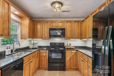 416 S Cherokee Avenue Black Mountain NC 28711