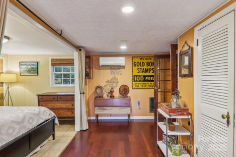 416 S Cherokee Avenue Black Mountain NC 28711