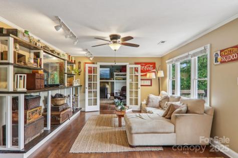 416 S Cherokee Avenue Black Mountain NC 28711