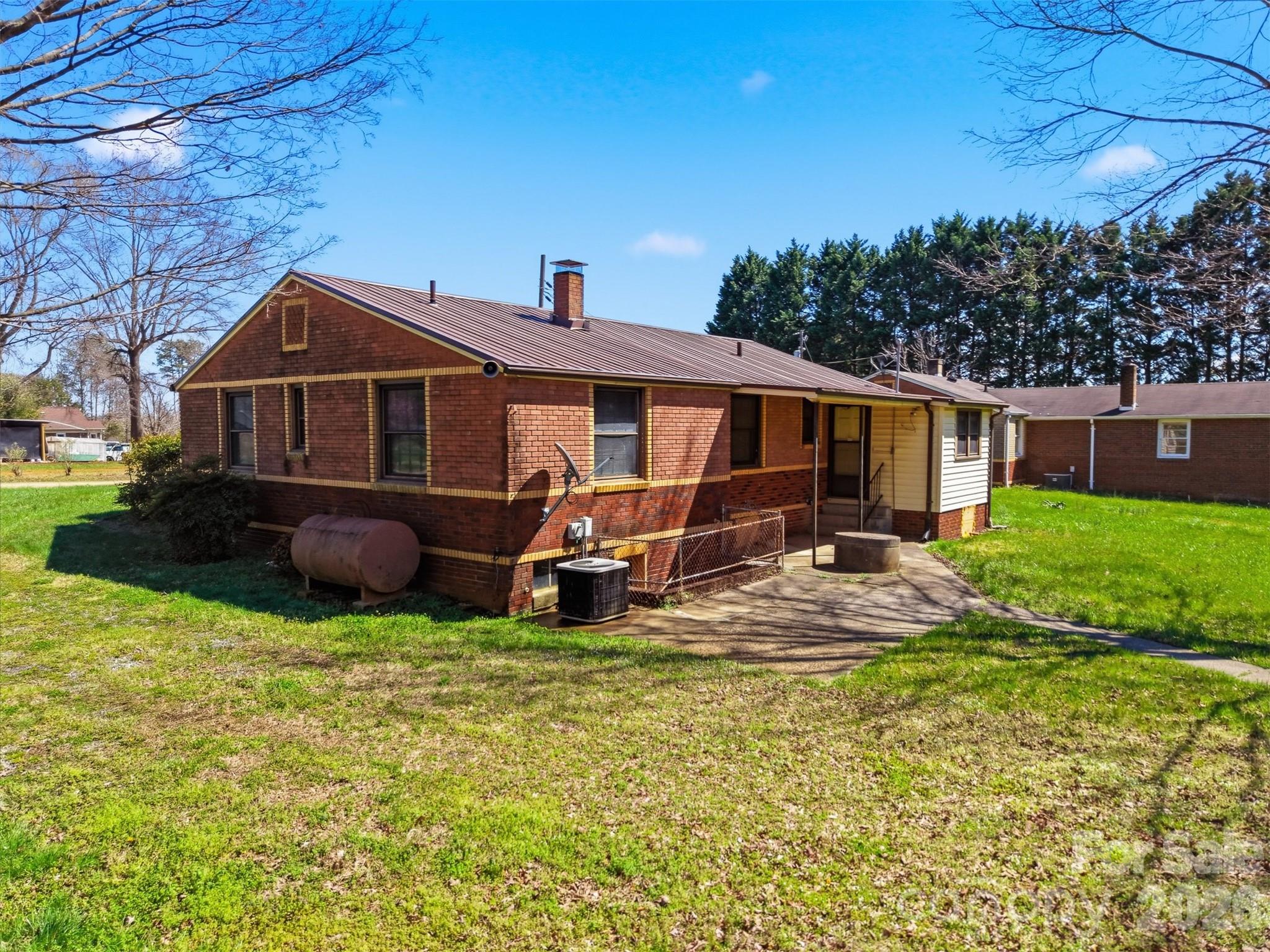 2421 35th Street Court NE Hickory NC 28601