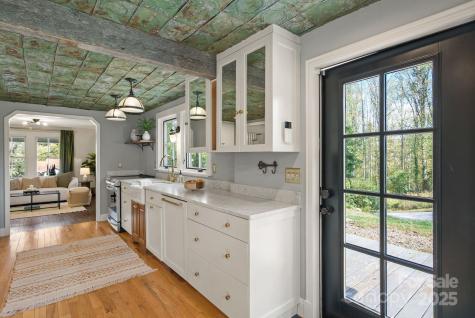 31 Massey Road Asheville NC 28804