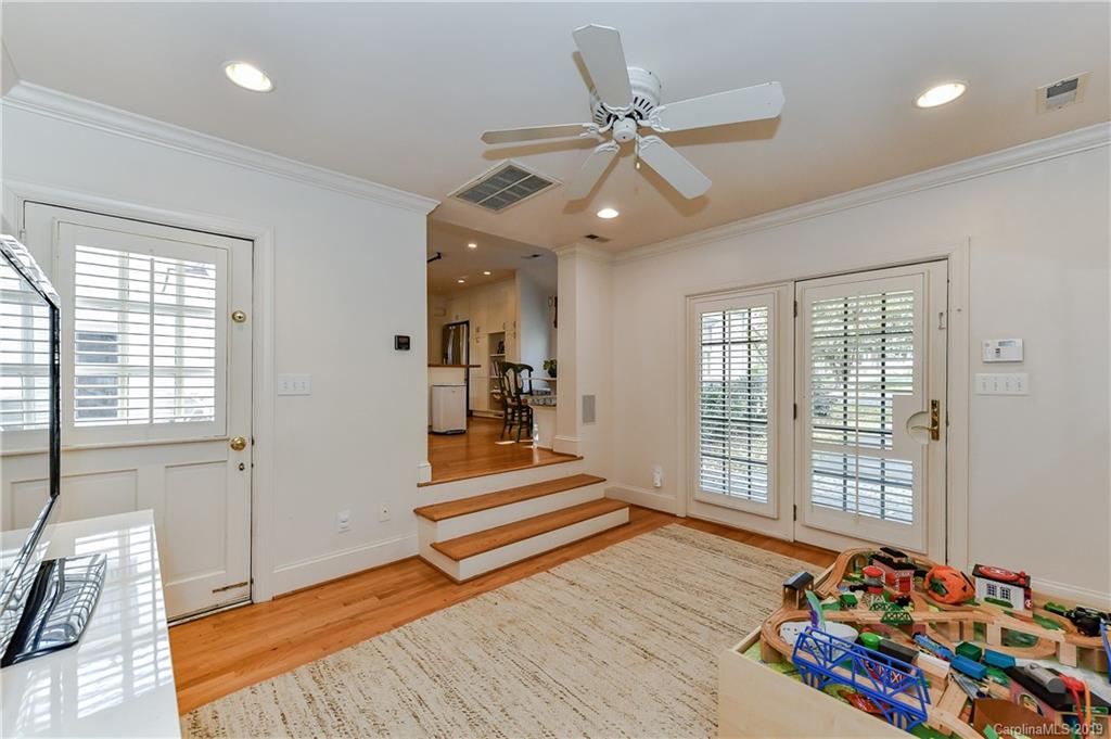 2001 Sharon Avenue Charlotte NC 28211