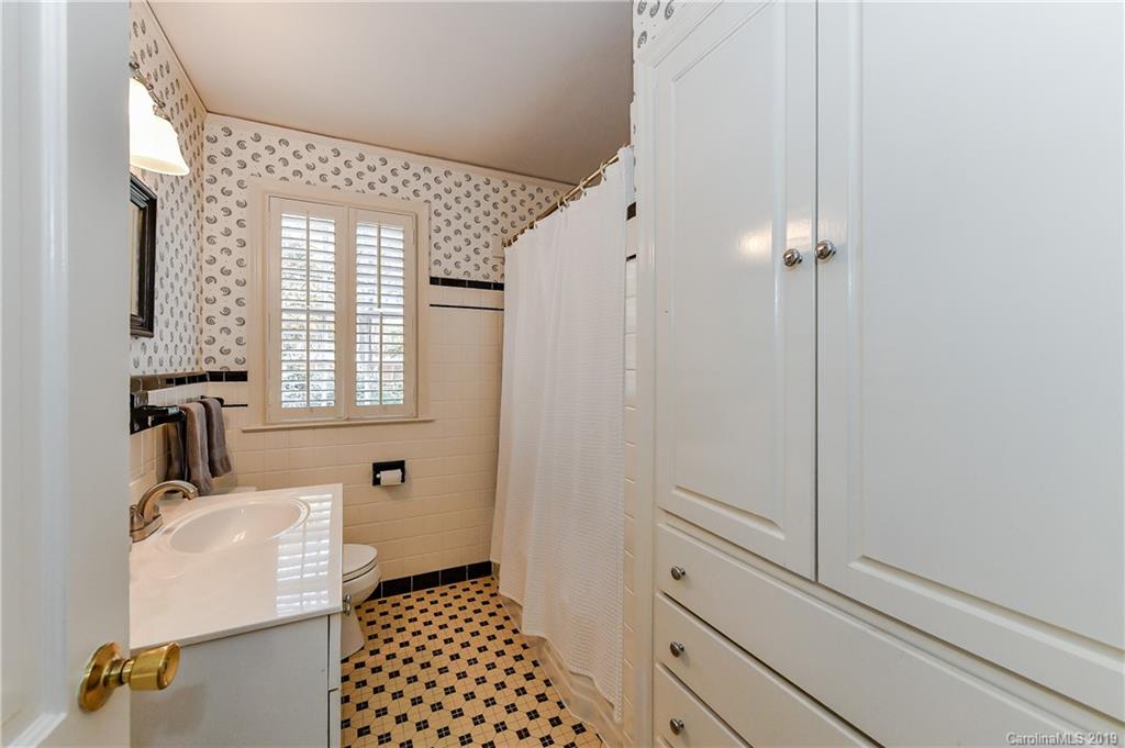 2001 Sharon Avenue Charlotte NC 28211