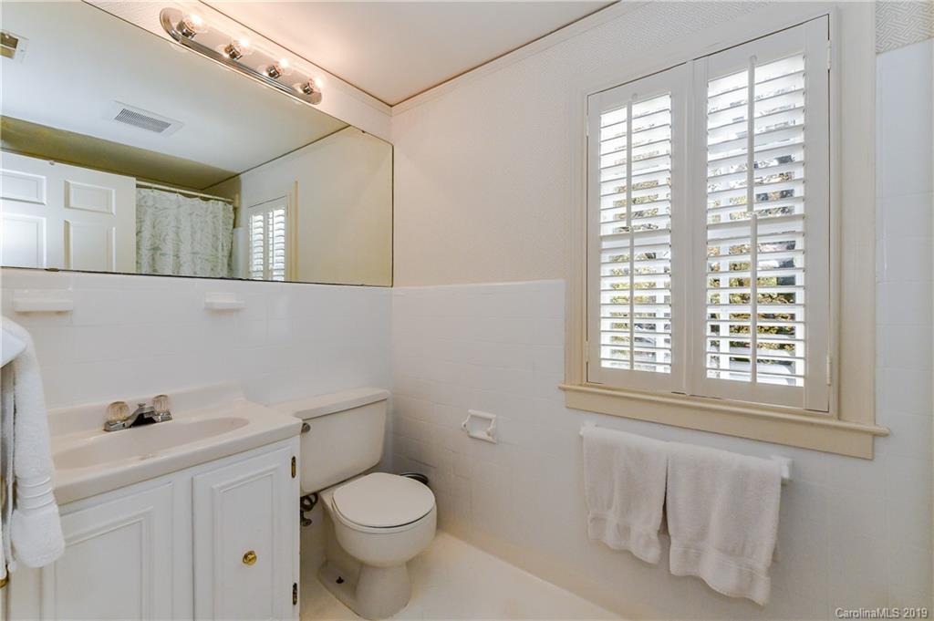 2001 Sharon Avenue Charlotte NC 28211