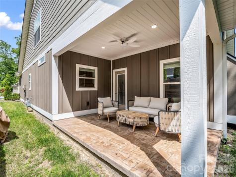 221 Millbrae Loop Hendersonville NC 28791