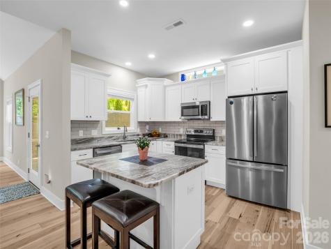 221 Millbrae Loop Hendersonville NC 28791