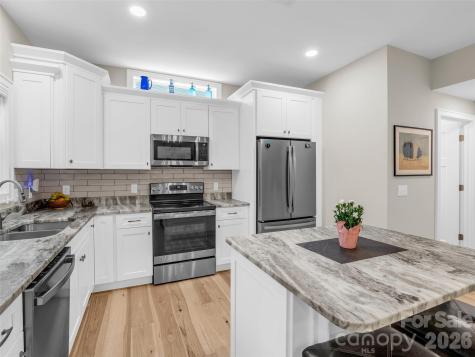 221 Millbrae Loop Hendersonville NC 28791