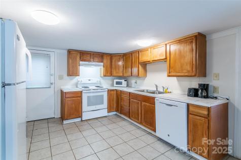 27 Curlee Street Brevard NC 28712