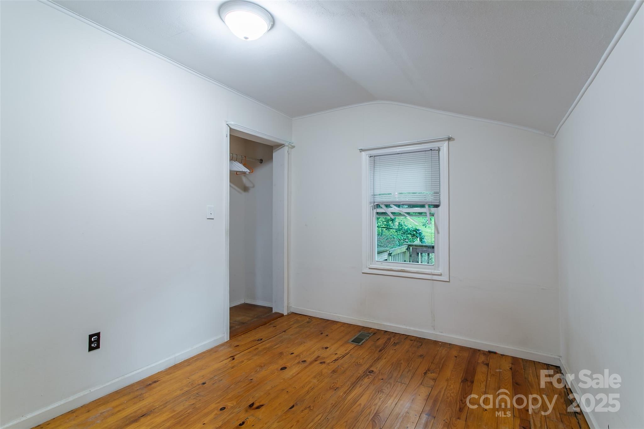 27 Curlee Street Brevard NC 28712