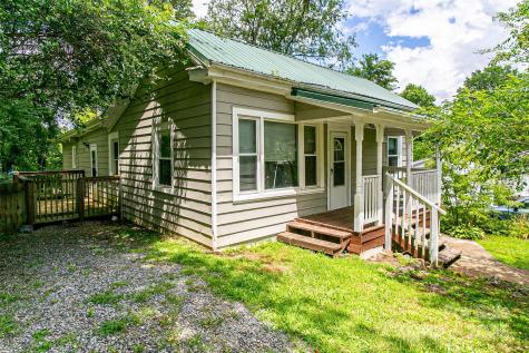 27 Curlee Street Brevard NC 28712