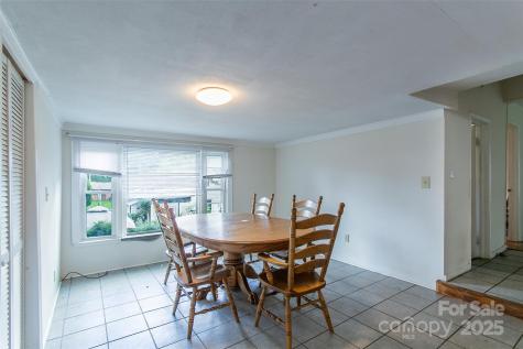 27 Curlee Street Brevard NC 28712