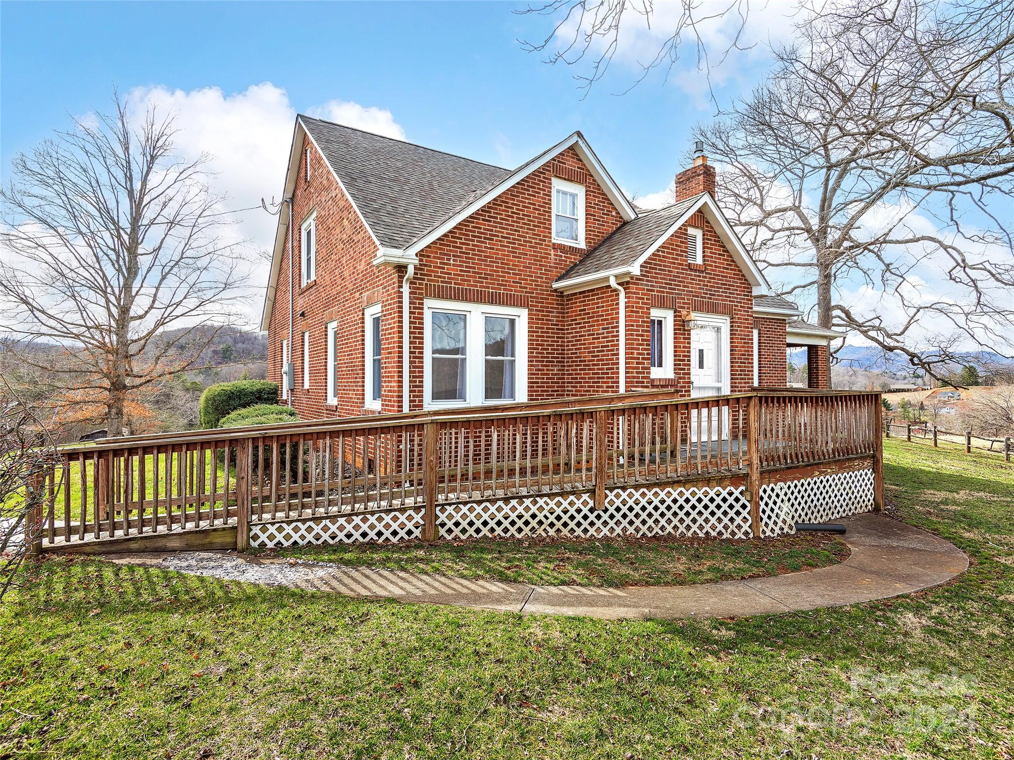 704 Mulberry Street Clyde NC 28721