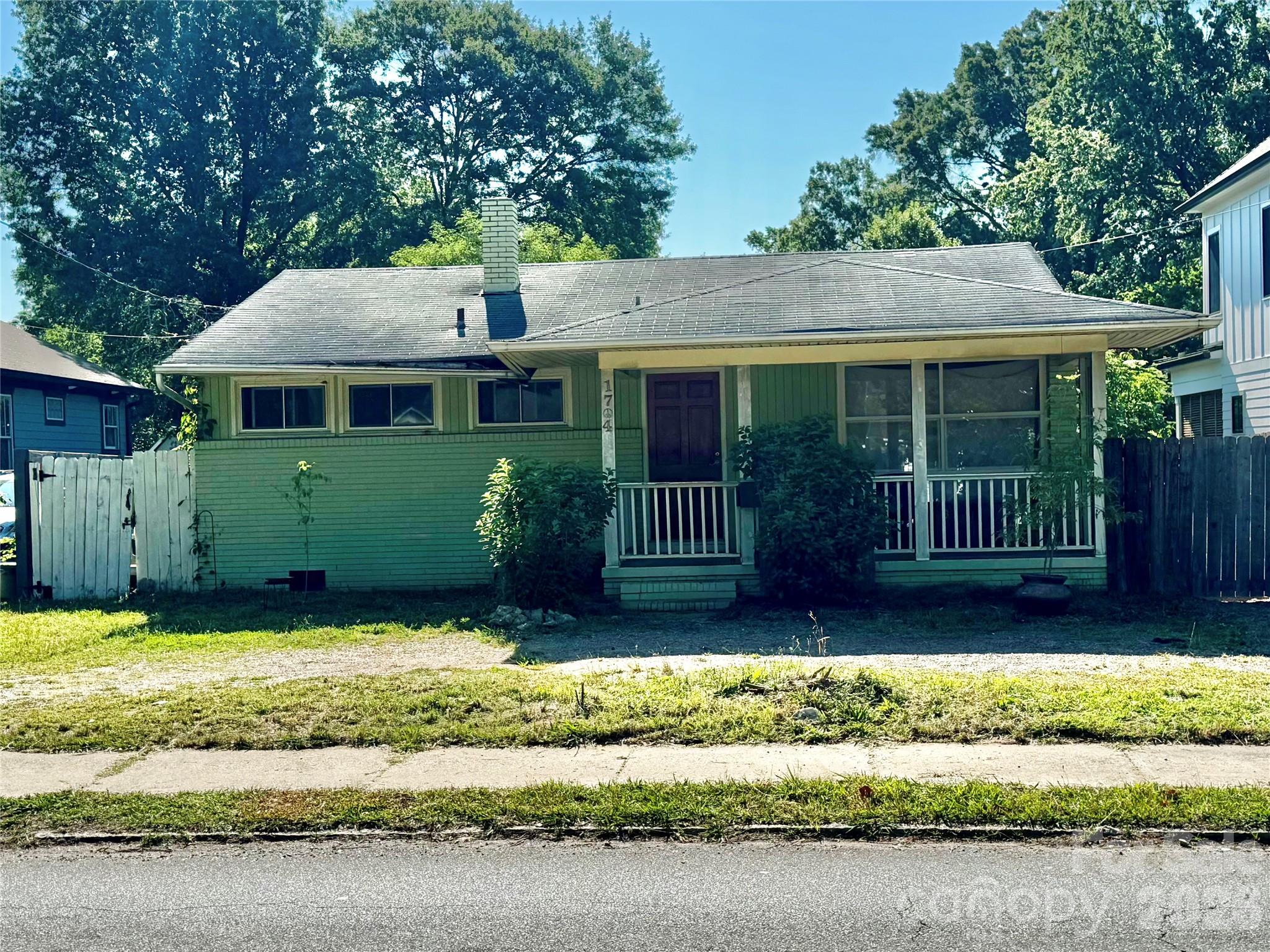 1704 Hawthorne Lane Charlotte NC 28205