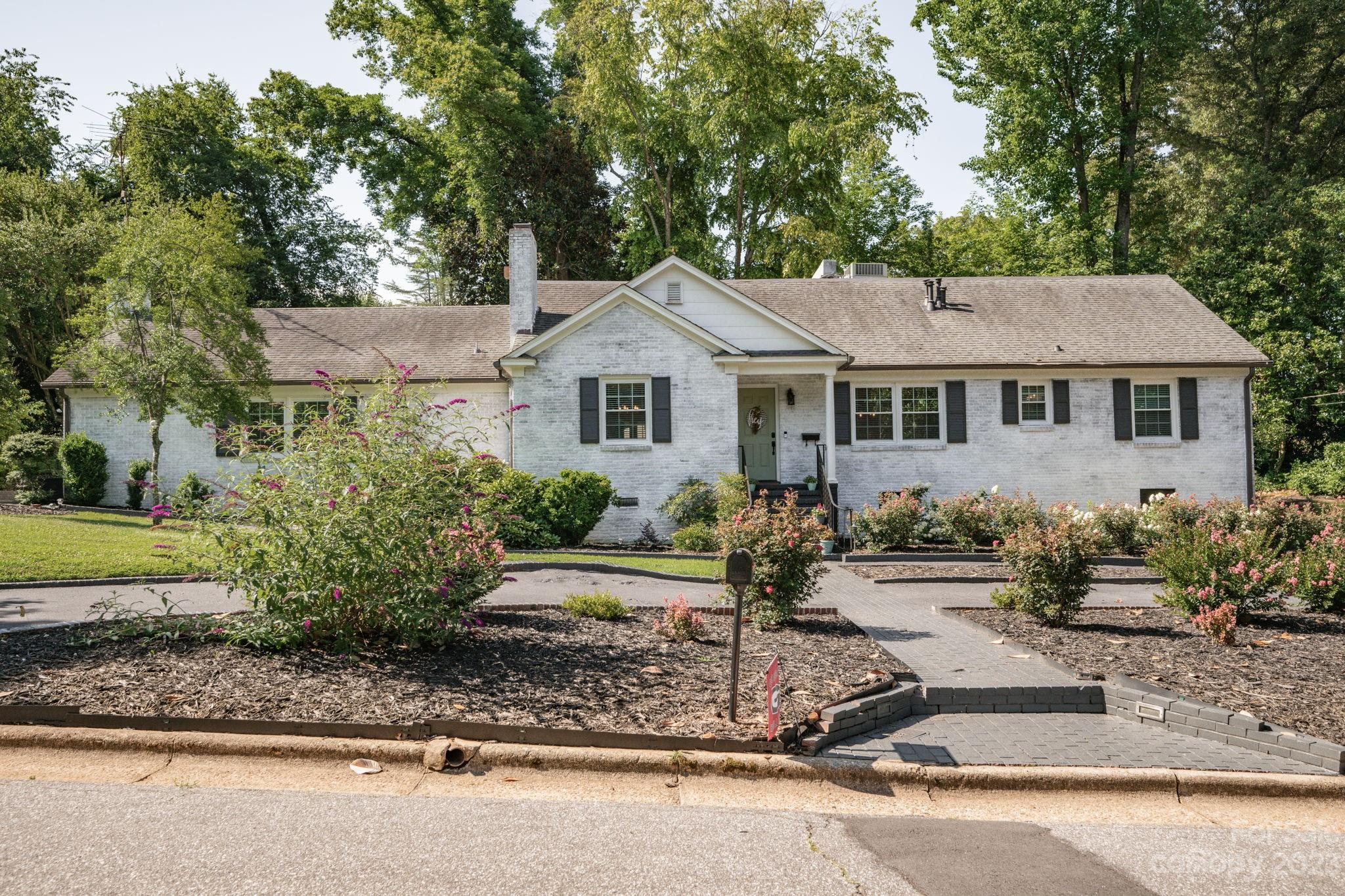 631 W 9th Street Newton NC 28658