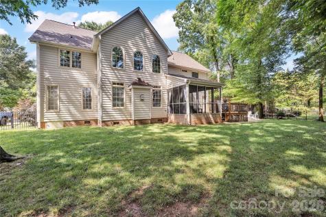 5709 Woodridge Court NW Concord NC 28027