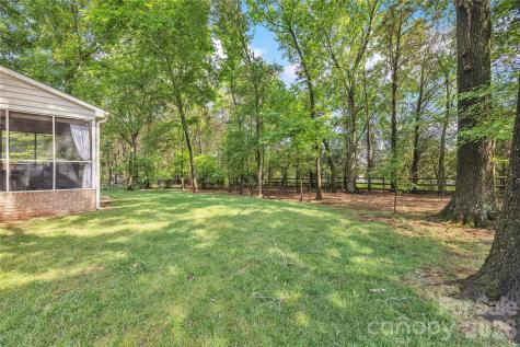 5709 Woodridge Court NW Concord NC 28027