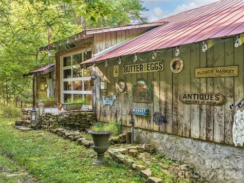 4546 Pine Log Road Brasstown NC 28902