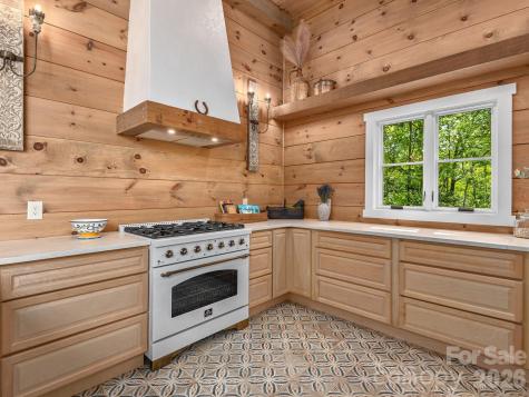 4546 Pine Log Road Brasstown NC 28902