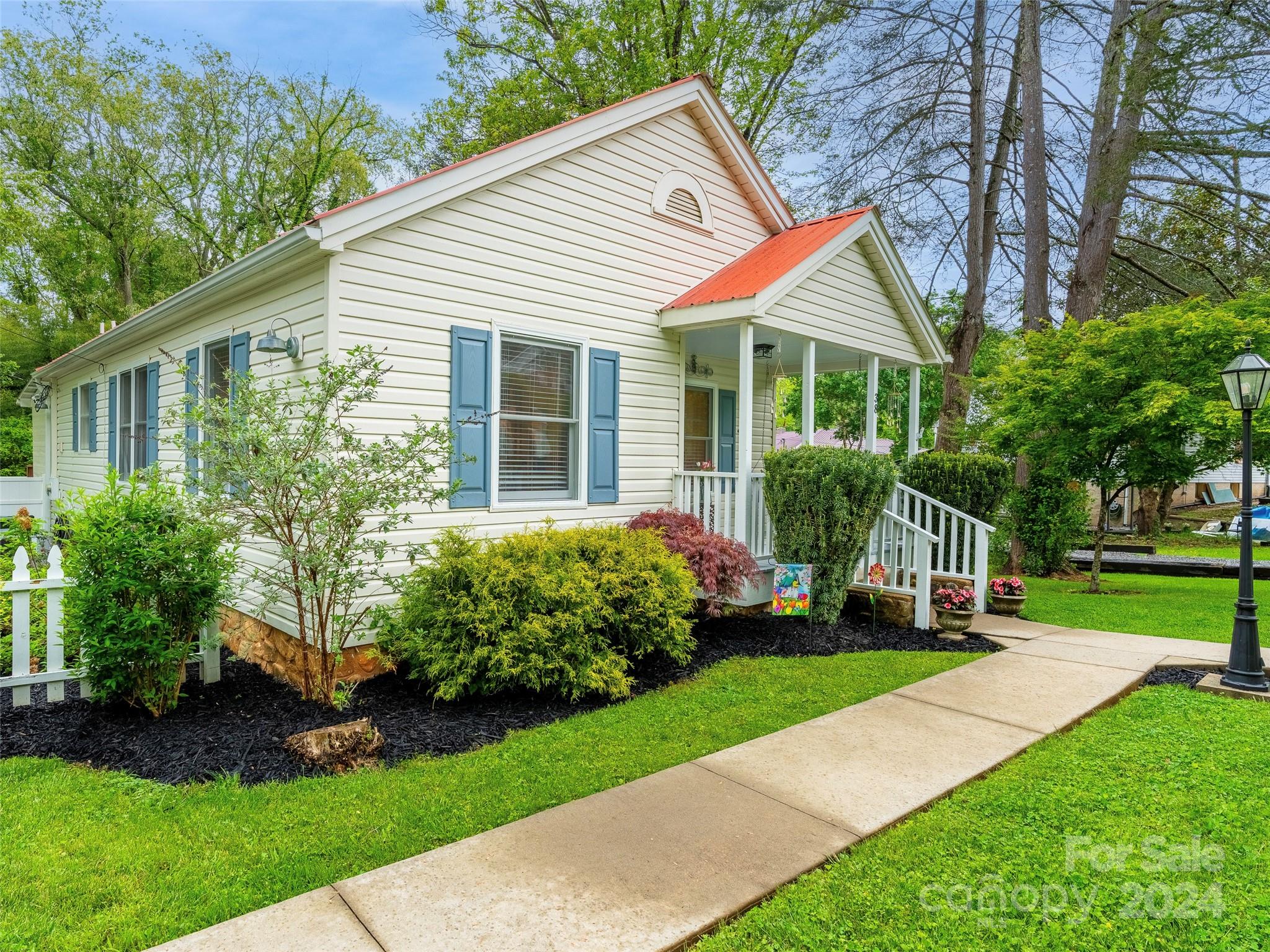 38 S Hill Street Waynesville NC 28786