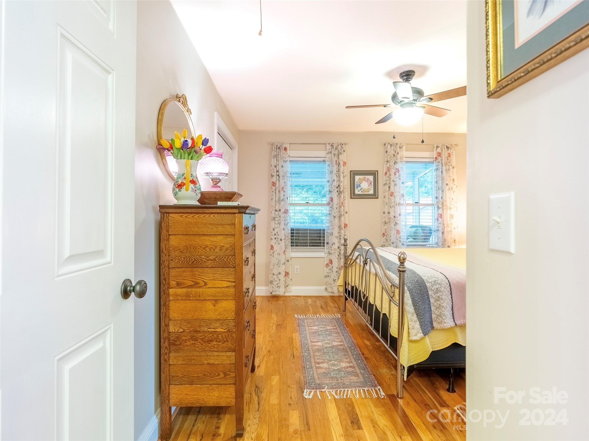 38 S Hill Street Waynesville NC 28786