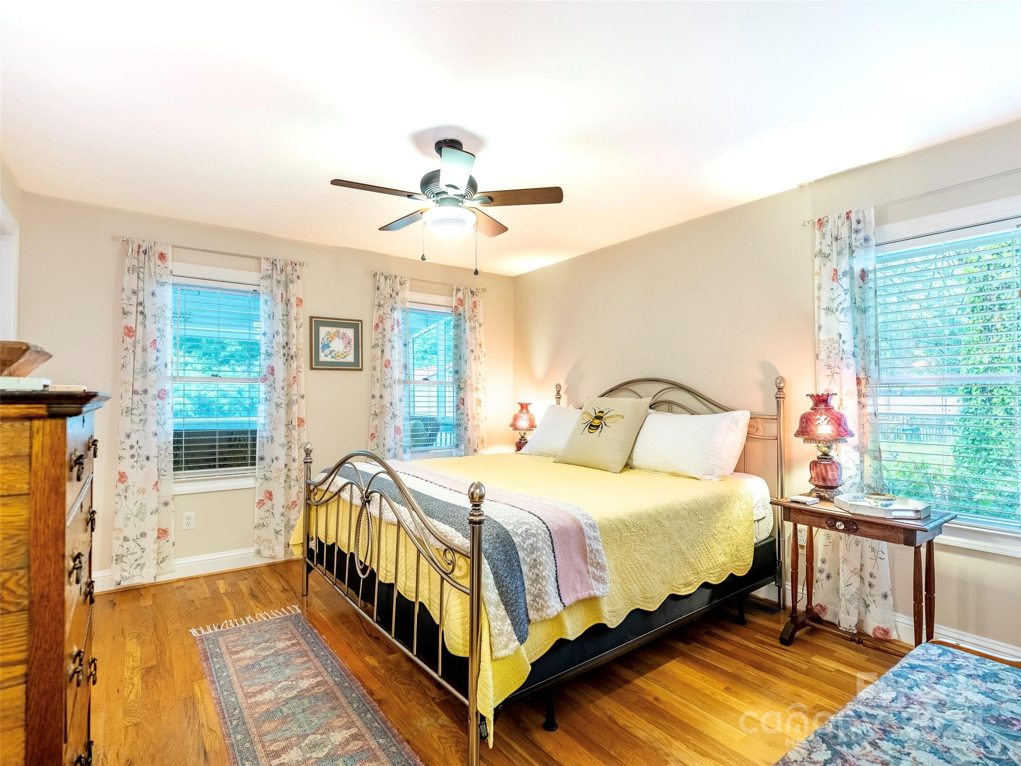 38 S Hill Street Waynesville NC 28786